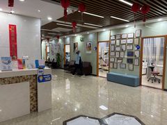 -茂菊口腔连锁(浦东南路店)