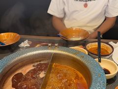 -牛YO寿喜烧·铁板烧和牛火锅自助(市府恒隆店)