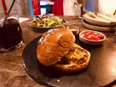 -HIGH FIVE哈福手工汉堡(桂林路店)