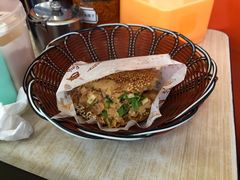 烧饼加肉-万红路羊汤烧饼店(将台路店)