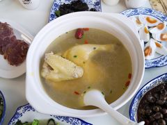 -七的湖·晚芳亭·阳澄湖农家菜·大闸蟹(莲花岛店)