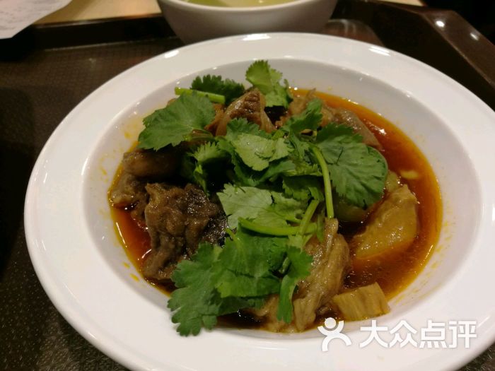 小碗牛肉炖牛南