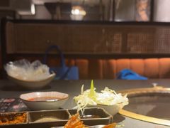 -铭牛烧肉·和牛海鲜自助(高新月牙湖店)