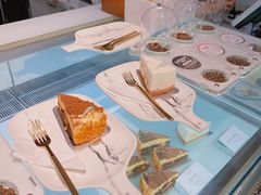 -UNI UNI(环亚凯瑟琳店)