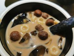 创世纪冰粉-哥老官重庆美蛙鱼头(松江地中海十八哥店)