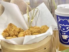 鸡米花-Blue Concept Cafe&Farm·關於藍