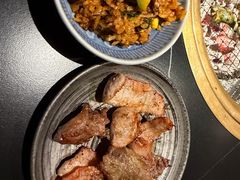 -山川小町·极番烧肉(新地假日广场店)