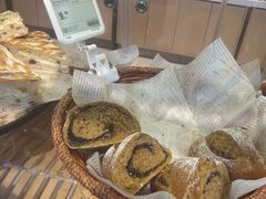 黑谷物核果面包-盒马鲜生(莱蒙都会店)