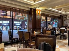 -上海和平饭店维克多咖啡厅 Victor's