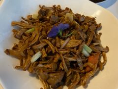 白玉菇爆炒鹅肝-佐度王子扒房(天鹅湖店)