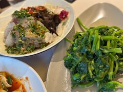 清炒豆苗-麻六记(新天地店)