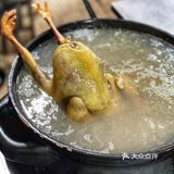 隐藏在舞蹈学院门口的牛肉面