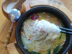 -桥香园过桥米线(国贸店)