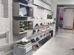 -SALOMON萨洛蒙(青岛海信店)