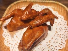 -东口码头·烧鸽子·鱼头泡饼·地方菜(金鹰悦城店)