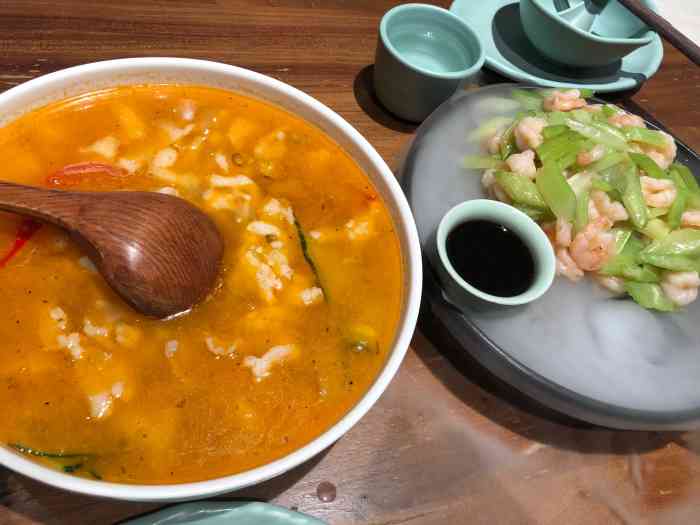 顾乡私房菜(龙湖u城店"国庆期间打卡顾乡位置和环境:大学城u城.