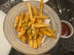 -LESCEDARS Brasserie Bistro香柏树