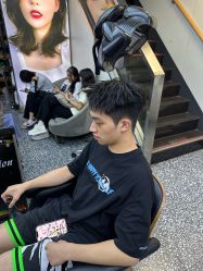 -藤野造型专业烫染接发