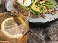 牛油果煮蛋吐司-RAC BAR(安福路店)