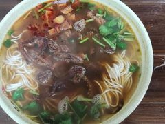 金牌半筋半肉面-旺泉餐饮店·清真牛肉面馆