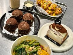 -W COLLECTIVE  DESSERT SHOP
