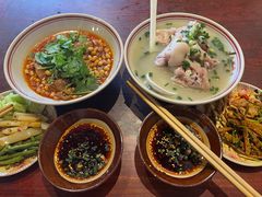 -老方桌烂蹄花川菜馆(九龙坡店)