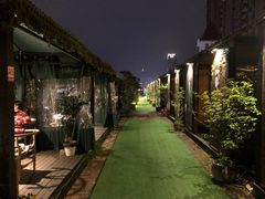 -冰冰龙虾·江湖菜·花园江景餐厅