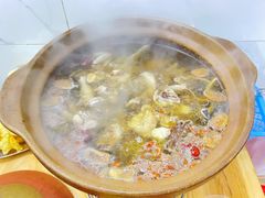 炭炉果鸡煲-威邵鸡煲(西华路总店)