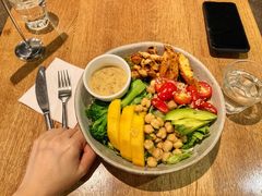 鸡肉牛油果芒果色拉-Wagas沃歌斯(太古汇店)
