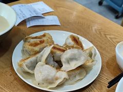 -三好食堂(煎饺·馄饨·肉饼米线·盛世广场店)
