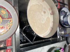 -尚尚仙·酸汤猪手·猪肚鸡火锅(华联万柳购物中心店)