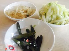 免费咸菜-闫家驴肉老店(华电一校店)