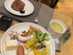 -齐河孔雀王温泉酒店·金孔雀自助百汇