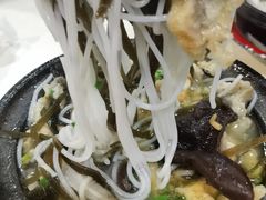 -刚砂锅鸡丝米线