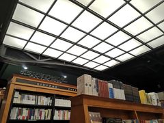 -西西弗书店&矢量咖啡(壹方购物中心店)