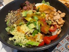 牛油果鸡肉沙拉-彼德西餐厅(凯德广场新南店)