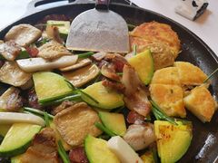 -黔蘑菇四季餐厅(观山湖店)