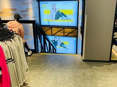 -SKECHERS 斯凯奇(上海国际时尚中心店)