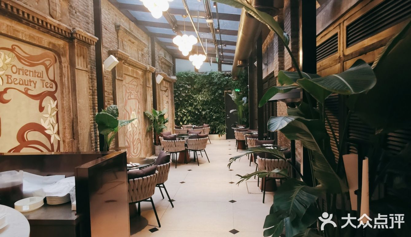    奶茶店也“玩火”[疑问]奶茶plus火锅，双倍的快落