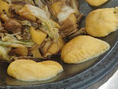 -粘豆包柴火铁锅炖