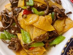榛蘑土豆片-京滨饭店·餐厅(阜外大街店)