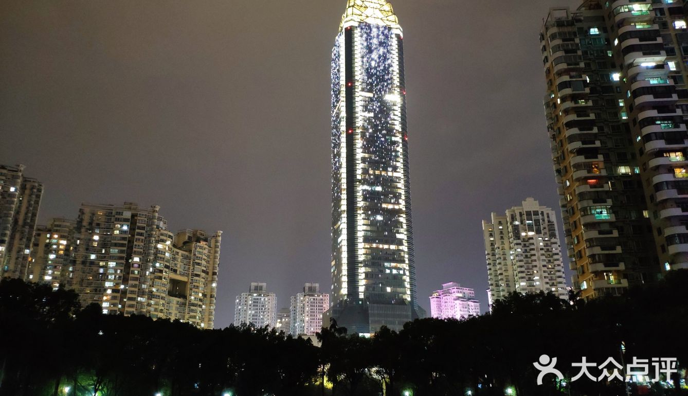 温州南门发展到如今南有公园，北有商场的便民服务举措后