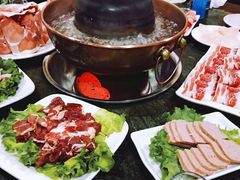 -楼外楼大刀肉传统火锅居(幸福街店)