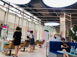 -PE SALON 
