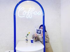 -Blue Concept Cafe&Farm·關於藍