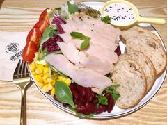 主厨凯撒鸡肉沙拉-ZING COFFEE 镜咖啡