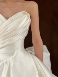 -Flora婚纱礼服定制租赁店