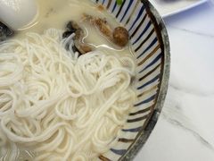 -鲜越鲜鱼粉(财富购物中心店)