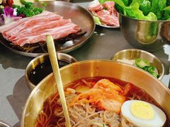 -围炉肉舍•炭烤活鳗•丹东海鲜烤肉(步行街店)