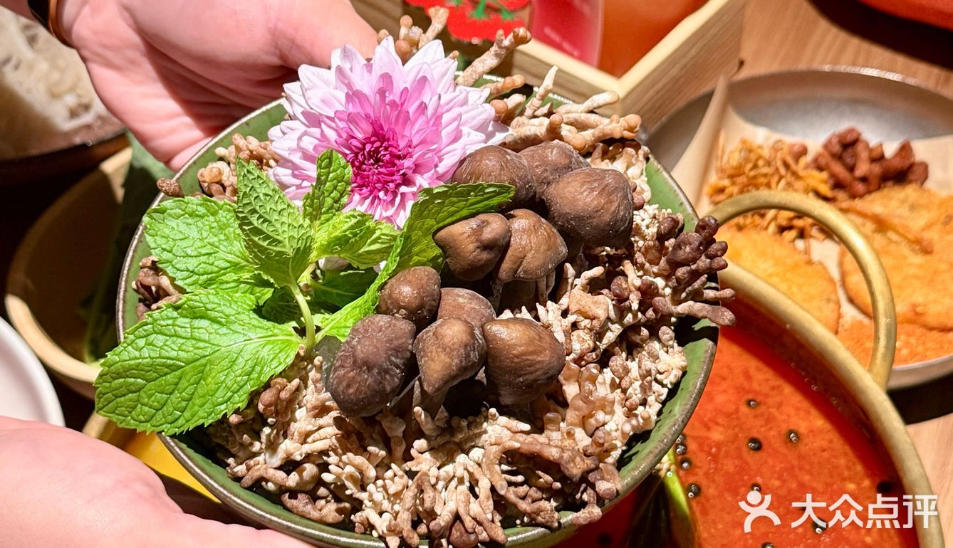 北京首店酸汤火锅，一口酸到灵魂醒！